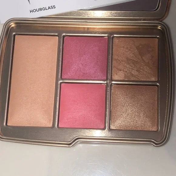Hourglass Ambient Lighting Edit Universe Unlocked 5 Pan Face Palette 9.6g NIB - Picture 9 of 16